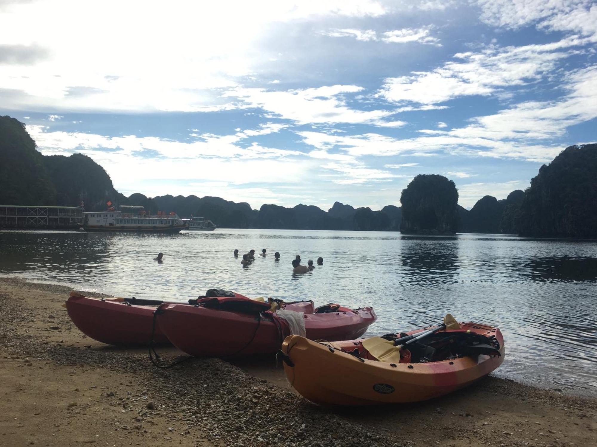 Готель Cat Ba Bay Cruises Dong Khe Sau Екстер'єр фото